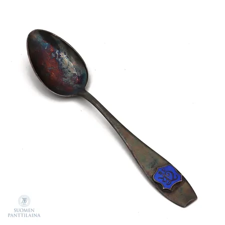 Emaloitu kahvilusikka, kaiverrettu, pituus 125mm, 813br,  Paino: 11,5 g