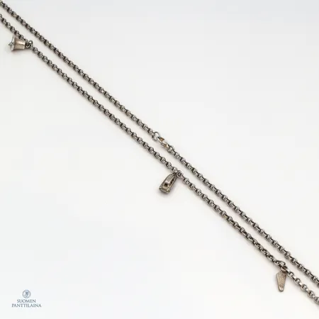 Kaulaketju kolmella riipuksella, ketjun pituus 75cm, 925,  Paino: 26,4 g