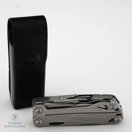 Monitoimityökalu, Leatherman Wingman ja nahkakotelo. 