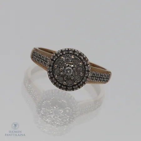 Timanttisormus 39xn.0.005ct, 8xn.0.01ct ja 1xn.0.02ct, koko 16½, 585, Paino: 2 g