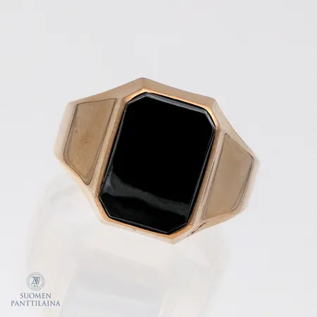 Hematiittisormus,  koko 20½, kaiverrettu, pieniä käytön jälkiä, 585br,  Paino: 6,6 g