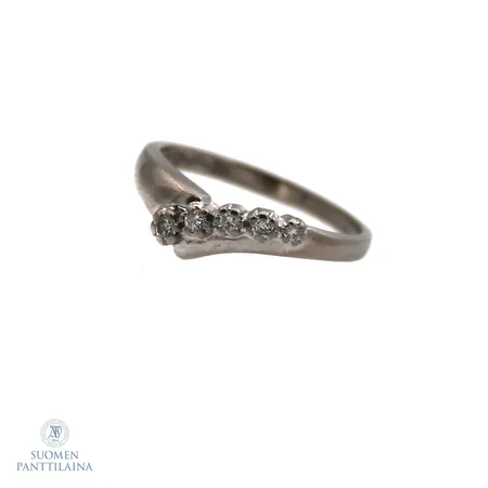 Timanttisormus 1xn.0.03ct 2xn.0.02ct 1xn.0.01ct, koko 15½, 585br valkokulta,  Paino: 2,2 g