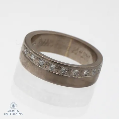 Timanttisormus 9xn0.02ct, koko 16, kaiverrettu, 585br valkokulta,  Paino: 6,7 g