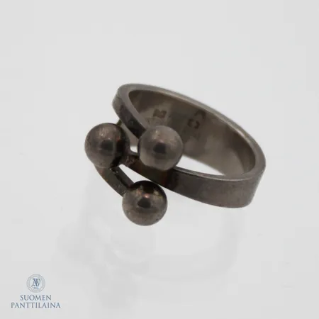 Sormus, design Anna Greta Eker, koko 17, 925,  Paino: 5,9 g