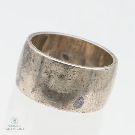 Rajalin-sormus, Kalevala Koru, käytön jälkiä, koko 17¼, 925,  Paino: 9,3 g