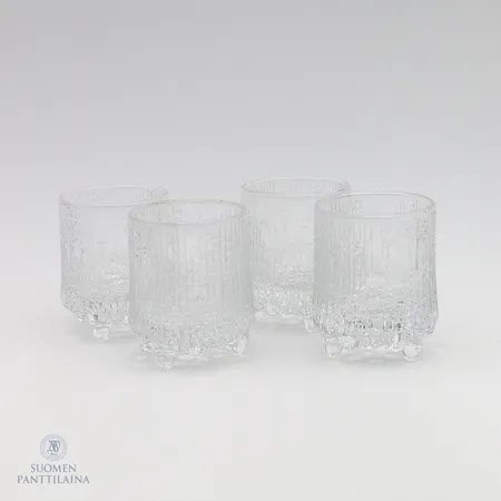 Neljä snapsilasia Iittala, Ultima Thule, design Tapio Wirkkala, korkeus 55mm