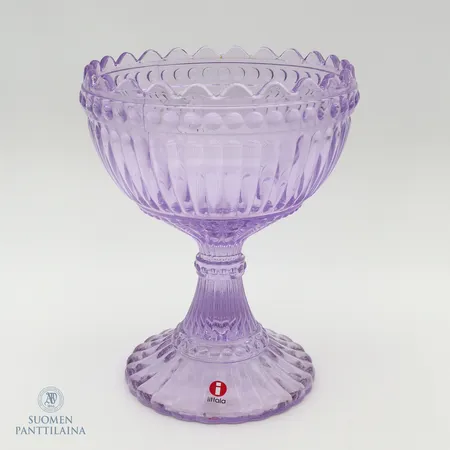 Mariskooli Iittala, korkeus 155mm, vaalea lila.