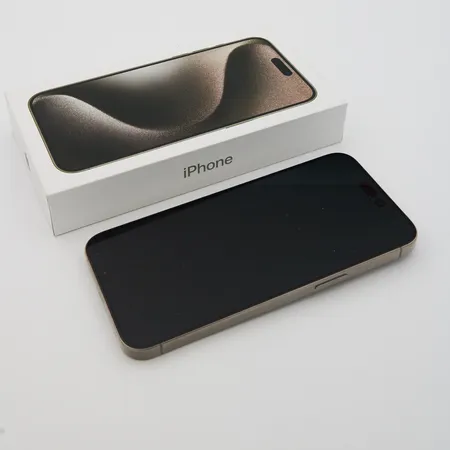 Älypuhelin Apple iPhone 15 Pro Max 5G 256Gt luonnontitaani, akun kunto 100%. Laturin johto.