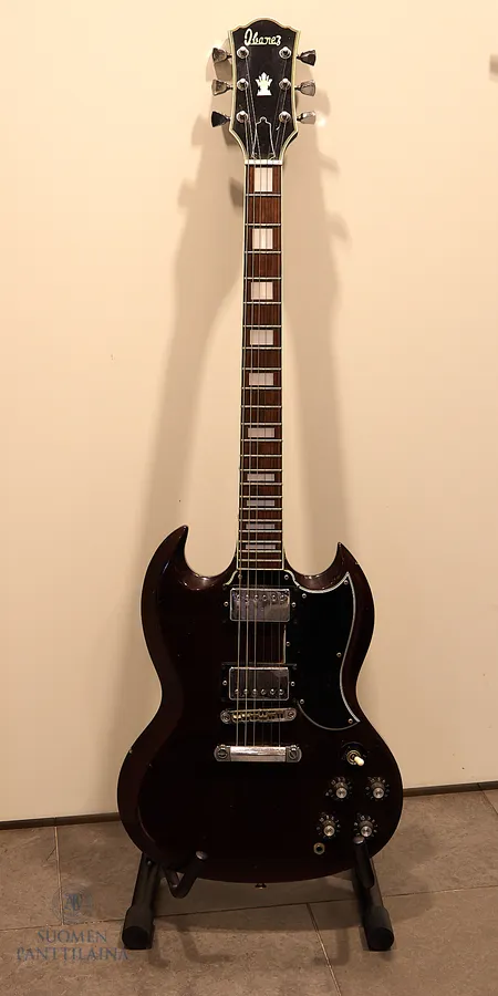 Sähkökitara Ibanez 2354S, "SG", S:N C771855, Made in Japan, vuodelta 1977, Super 70`s, vaahterakaula ruusupuu-otelaudalla,  käytön jälkiä, pintavikoja, kulunut kova laukku