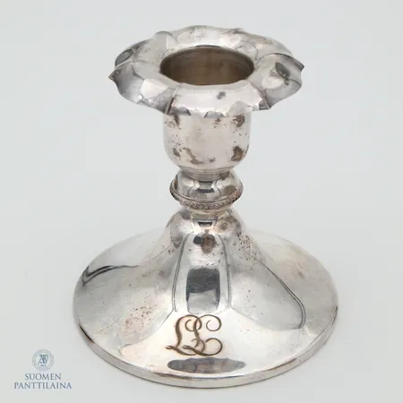 Kynttilänjalka, korkeus 79mm, kaiverrettu, 830br,  Paino: 76,5 g