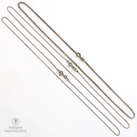 Kolme kaulaketjua, pituudet 42-44,5cm, 925,  Paino: 7,3 g