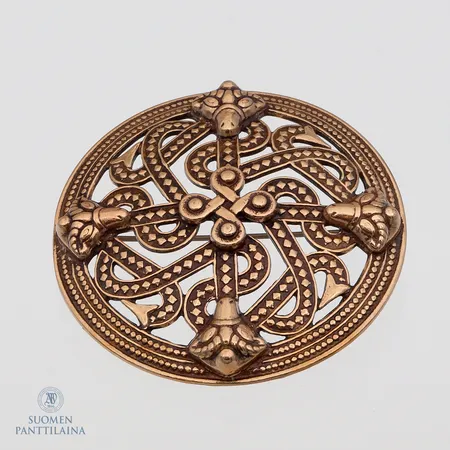 Rintaneula, Viikinkiaikainen solki, Kalevala Koru,  Ø 50mm, pronssia,