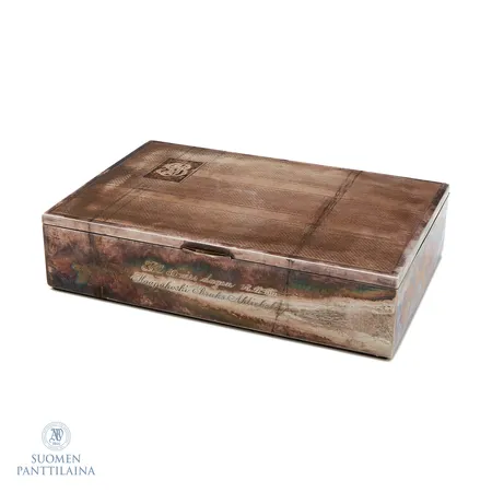 Hopeinen laatikko, mitat 43x120x180mm, kaiverrettu, pehmustettu sisältä, 813br, Paino: 454,2 g