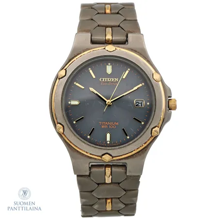 Titaanirannekello, Citizen, Eco Drive Titanium, quartz, rungon Ø 36mm, ref. E110-K15851, lasissa naarmuja, rannekkeen pituus 175mm