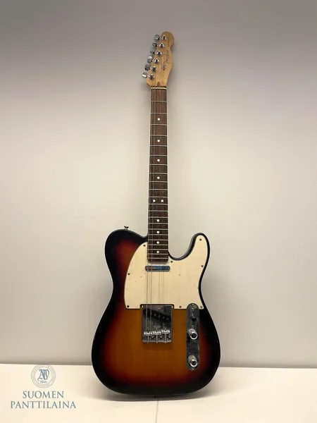 Sähkökitara Fender "Telecaster", sarjanumero Z5137325, USA, käytöstä aiheutunutta kulumaa, kitaralaukku. 