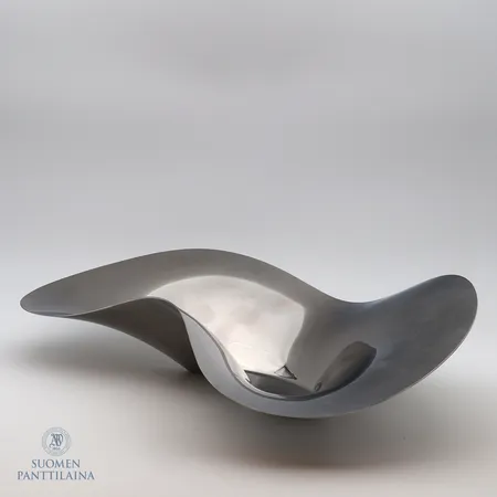 Kaksi vatia, Georg Jensen, koko 400X200mm, käytön jälkiä. 