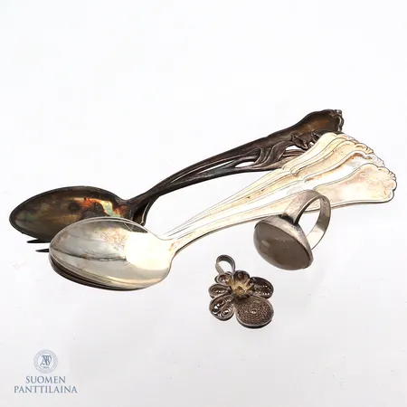 Viallisia hopea esineitä, 800-830br,  Paino: 94,7 g