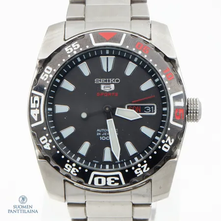 Teräskello Seiko 5 Sports, ref.4R36-00B0, sarjanumero 280186, automaatti, rungon Ø 42mm, rannekkeen pituus 180mm, mukana laatiiko, neljä jatkopalaa ja takuutodistus