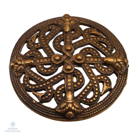 Rintaneula, Viikinkiaikainen solki, Kalevala Koru, Ø 47mm, pronssia,