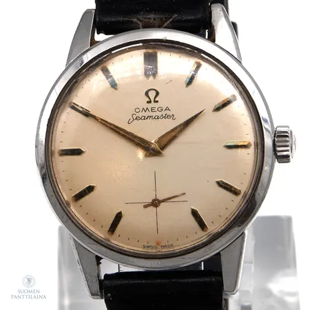 Teräsrannekello Omega Seamaster, Swiss Made, manuaalinen, rungon Ø35mm, käytön jälkiä, lasi viallinen, caliber 268, viallinen ranneke, ranneke ei alkuperäinen, nahkarannekkeen pituus 180-210mm,  Paino: 0 g