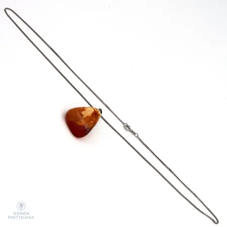 Kivikaulakoru, riipuksen korkeus 38mm, panssariketjun pituus 49cm, 830br,  Paino: 8,1 g