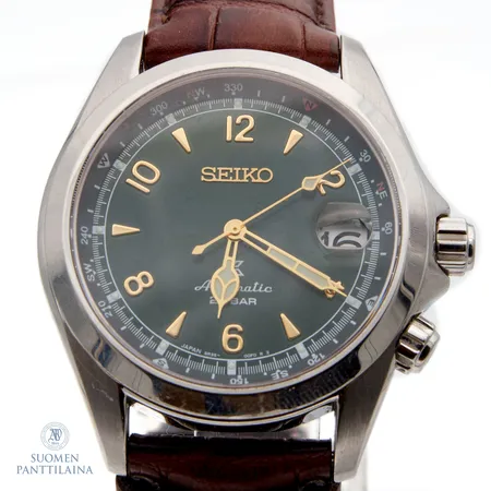 Teräsrannekello Seiko Prospex Alpinist, automaatti, safiirilasi, ser. 2d2288, ref. SPB121J1, rungon Ø 40mm, alkuperäinen nahkaranneke, rannekkeen pituus 190mm,  rungossa pieniä käytön jälkiä, Miltat- vaihtoranneke ja kolme lisäpalaa, laatikko ja takuukortti.