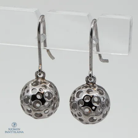 Korvakorut, Leppäkerttu, design Liisa Vitali, korkeus 25mm, 925,  Paino: 2,4 g
