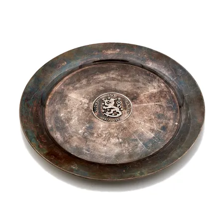 Metallinen juhlalautanen, Suomi 50 vuotta, Ø 220mm