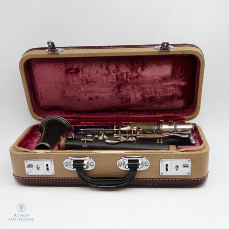 Klarinetti Selmer, London, 640912, yksi tyyny irti, pieniä käytön jälkiä, laukku