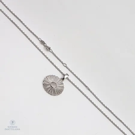 Ratian Leskenlehti-kaulakoru, pituus 45-45-47cm, riipuksen korkeus 30mm, Desing Eeva Mela, 925,  Paino: 5,1 g