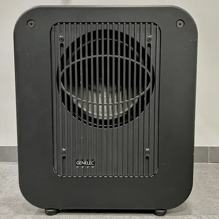 Subwoofer Genelec, 7060B, sarjanumero 7060B  PM6010354 Jun 08, käytön jälkiä, virtajohto. Ei lähetetä nouto ainoastaan konttorilta