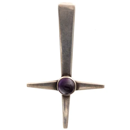 Kiviriipus, korkeus 38mm, leveys 24mm, kaiverrettu, 916br,  Paino: 1,9 g
