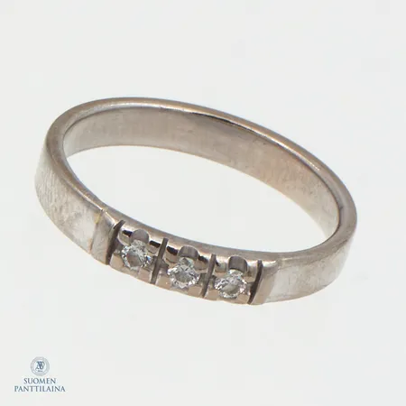 Timanttisormus 3xn.0.03ct, koko 15½, 585 valkokulta,  Paino: 2,5 g