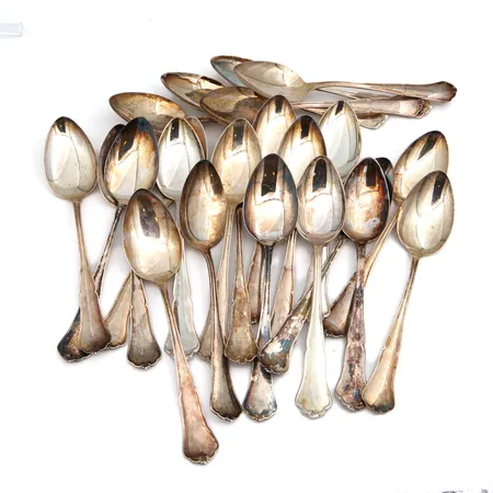  23 jälkiruokalusikkaa, käytön jälkiä, pituus 169mm, 830-925,  Paino: 829,7 g