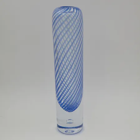Maljakko, Kesä, signeerattu Ritva-Liisa Pohjolainen, kaiverrus HOK-ELANTO 2013 43/150, korkeus 28cm 