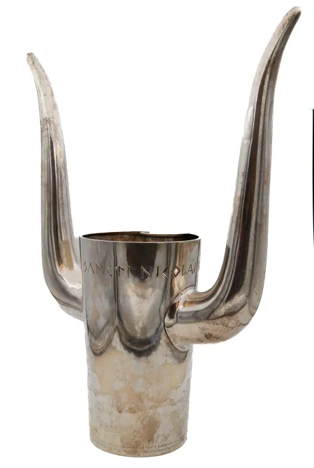 Juomakannu, Ilmari Tapiovaara / Hannes Niemi, "Minotaurus", korkeus 43cm, vuodelta 1964, 813,  Paino: 1498,6 g