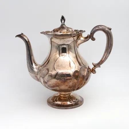Kahvikannu, kaiverrettu, korkeus 230mm, 830, Paino: 623,9 g