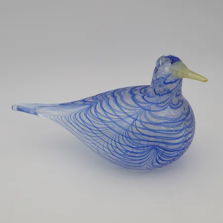 Lasilintu, Pilvitiira, signeerattu O.T II Nuutajärvi, II-laatu, pituus 24cm, korkeus 14cm. Paino: 0 g