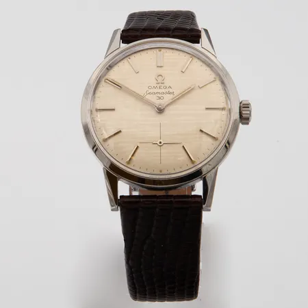 Teräsrannekello Omega Seamaster 30 nahkarannekkeella, manuaalivetoinen, Ø 36mm, sarjanumero 19224503, caliberi 269, 17-kivinen, rannekkeen pituus 160-200mm.