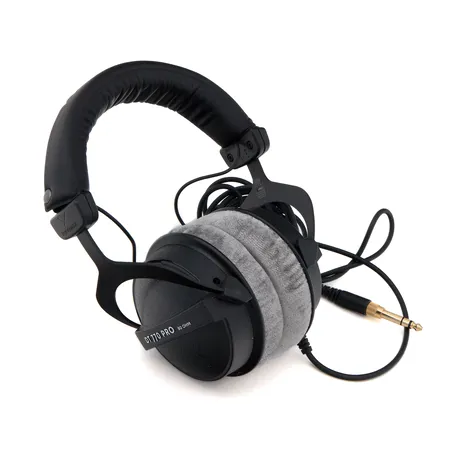 Suljetut stereokuulokkeet Beyerdynamic DT 770 Pro 80 Ohm, hyväkuntoiset, ostokuitti Verkkokauppa.com 26.12.2024 (takuu 24kk).