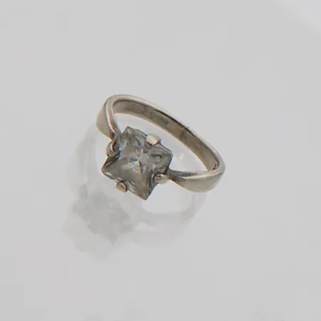 Kivisormus, koko 15½, 925br, Paino: 2,7 g