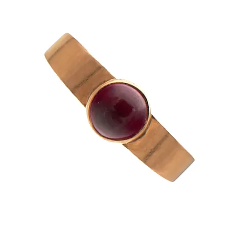Kivisormus, kaiverrettu, koko 17½, 585br, Paino: 1,6 g
