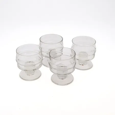 Neljä liköörilasia, Pisararengas, Iittala, kirkas, korkeus 70mm.  Paino: 0 g