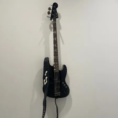 Sähköbasso Fender Jazz bass, sarjanumero JD21010107, Made in Japan, pehmeä kantolaukku, ei lähetetä