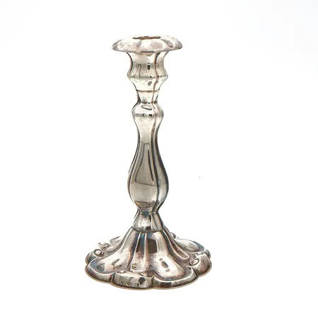 Kynttilänjalka, korkeus 180mm, kaiverrettu, 830br, Paino: 236,5 g