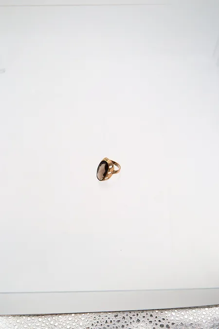 Viallinen kivisormus, 585br,  Paino: 3,9 g