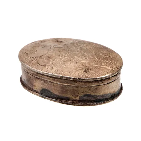 Hopeinen pillerirasia, mitat 40x25mm, pieni painauma kannessa, 925, 