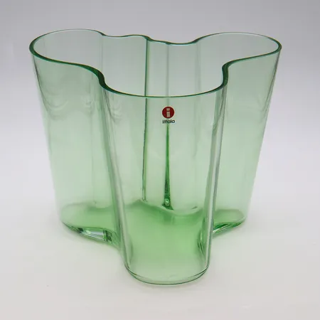 Aalto-maljakko, design Alvar Aalto, Iittala, 160mm, omenanvihreä. 