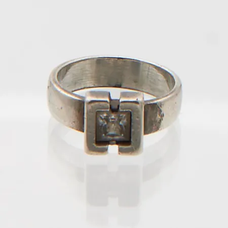 Kivisormus, koko 18, 925br,  Paino: 6,6 g