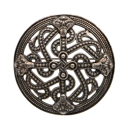 Rintakoru, Viikinkiaikainen solki, Kalevala, Ø 50mm, vuodelta 1986, 925,  Paino: 21 g
